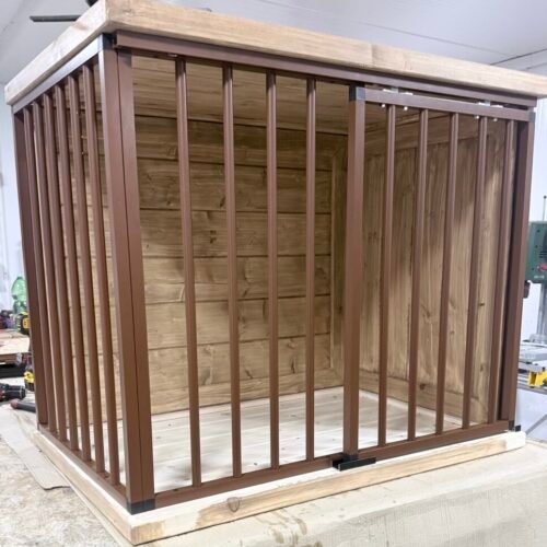 Dřevěné interiérové boxy pro psy do každého pokoje